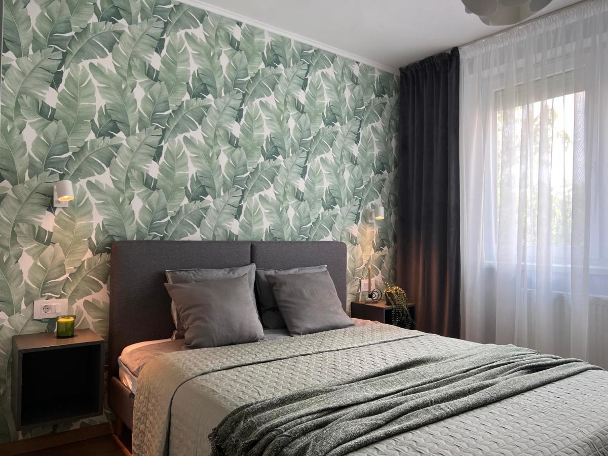 Riverside Jungle Green Apartment Oradea Extérieur photo