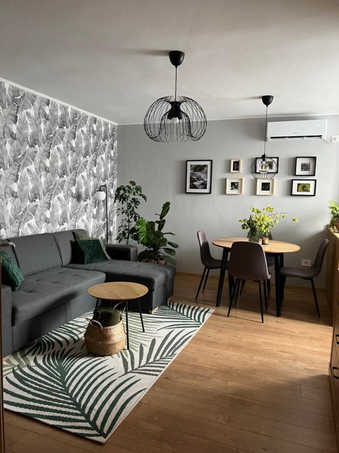 Riverside Jungle Green Apartment Oradea Extérieur photo