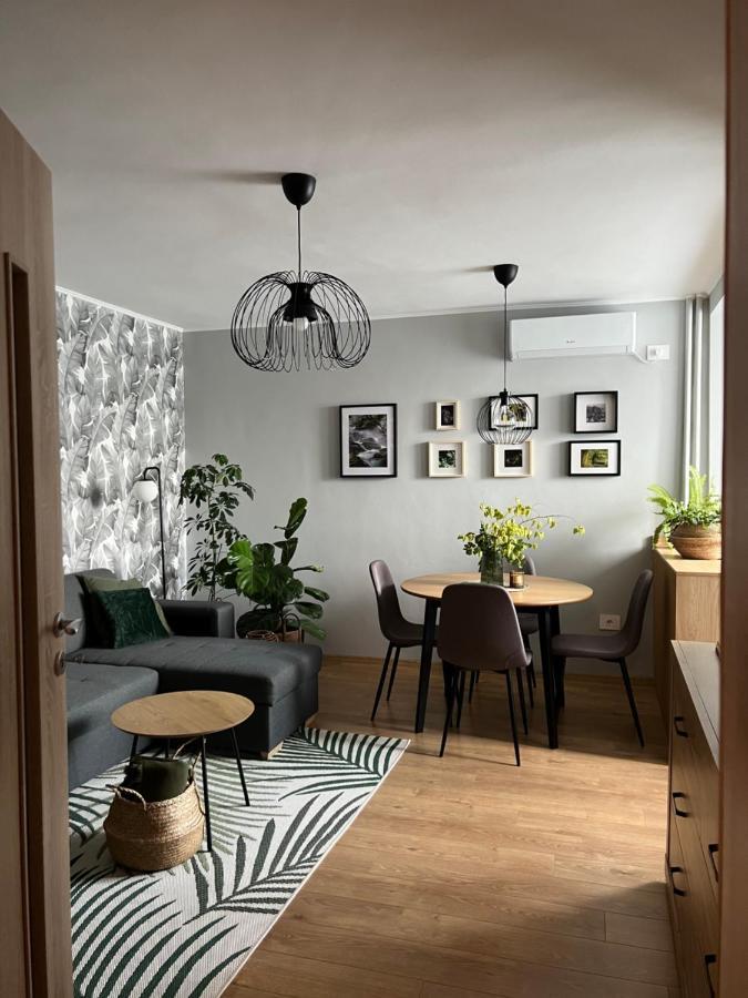 Riverside Jungle Green Apartment Oradea Extérieur photo