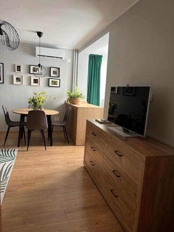 Riverside Jungle Green Apartment Oradea Extérieur photo