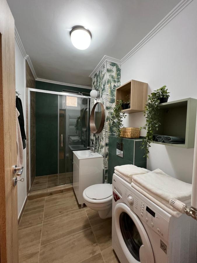 Riverside Jungle Green Apartment Oradea Extérieur photo